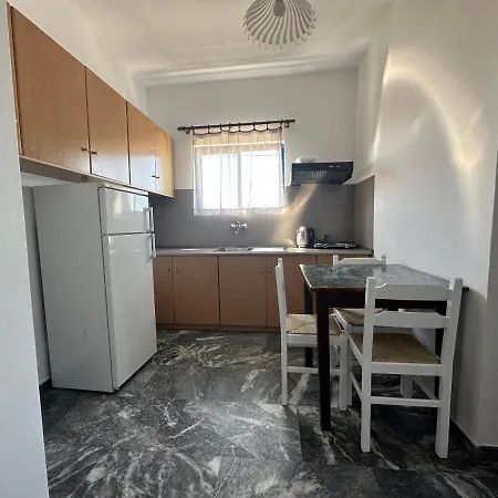 Aparthotel To Kyma Amarynthos