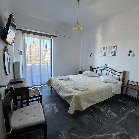 To Kyma Aparthotel