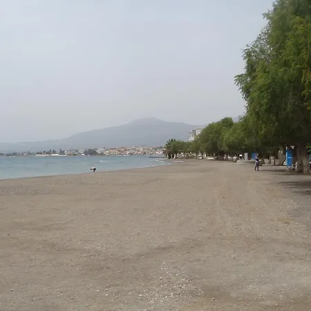 Ξενοδοχείο με διαμερίσματα To Kyma 3*
