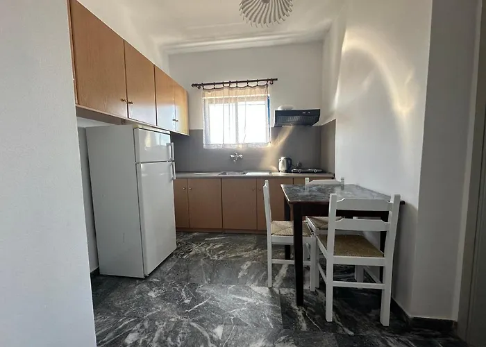 מלון דירות To Kyma אמרינתוס